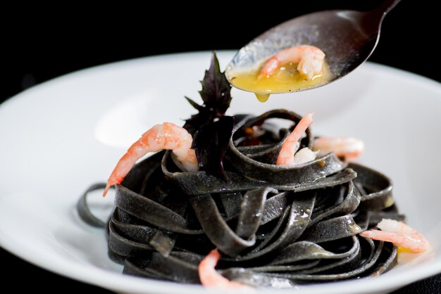 Schwarze Pasta