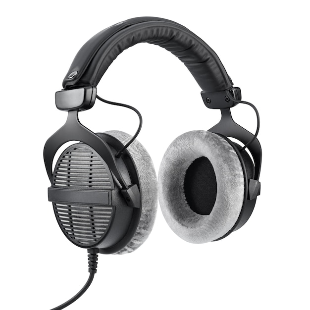 Schwarze Studio-Over-Ear-Kopfhörer mit offenem Rücken isoliert