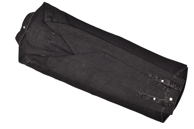 schwarzes Jeanshemd isoliert auf weißem Hintergrund Beschneidungspfad