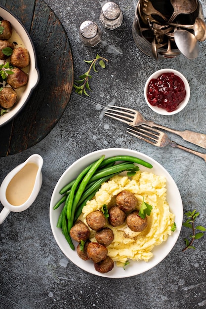 Schwedische Fleischbälle mit Kartoffelpuré