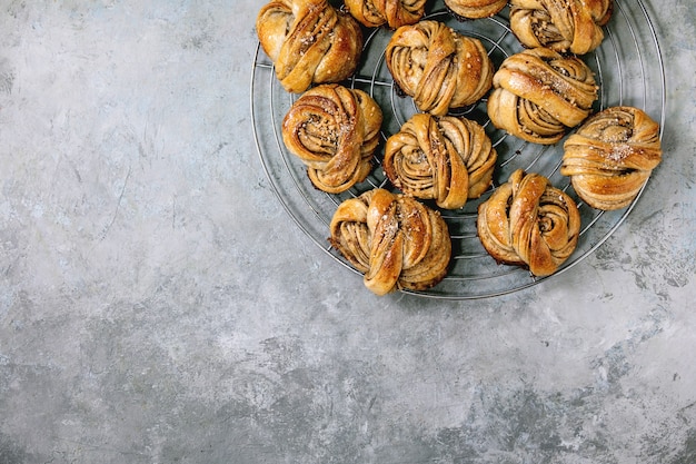 Schwedische Kardamombrötchen Kanelbulle