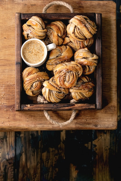 Schwedische Kardamombrötchen Kanelbulle