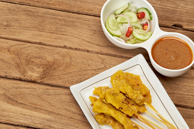 Schweinefleisch Satay und Erdnuss-Sauce