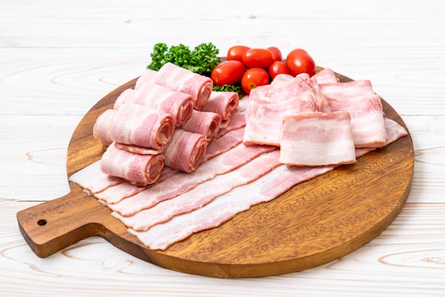 Schweinefleisch Speck in Scheiben geschnitten