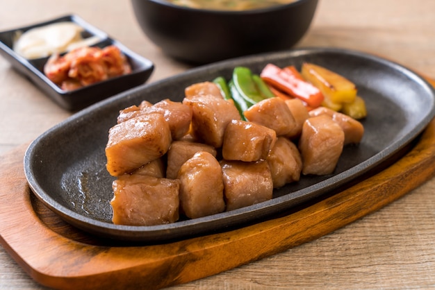 Foto schweinesteak nach japanischer art