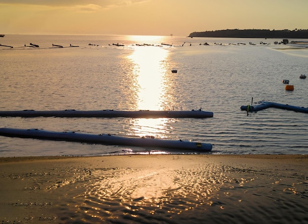 Schwimmender Strand