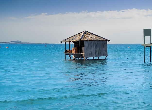 Schwimmender Strand