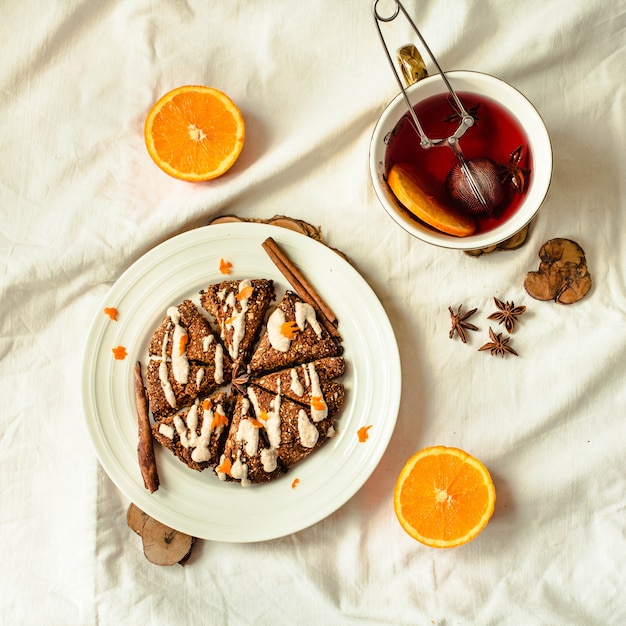 Scones de frutas recém-assados