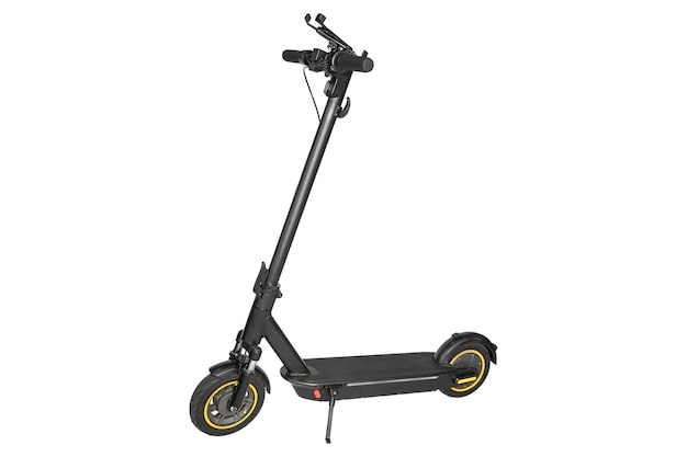 SCOOTER ELÉTRICO PRETO ISOLADO