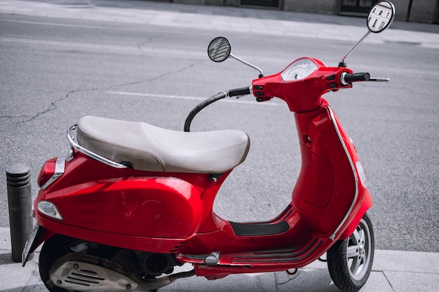 Scooter vintage rojo