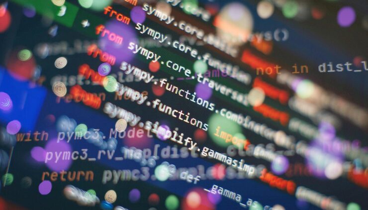 Foto script de computadora abstracto sobre big data y base de datos blockchain código de programación del desarrollador de software minería programa de proceso de criptomoneda en pantalla pc uso de software