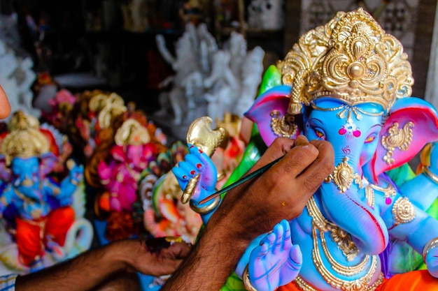 Sculpting Gott Ganesh