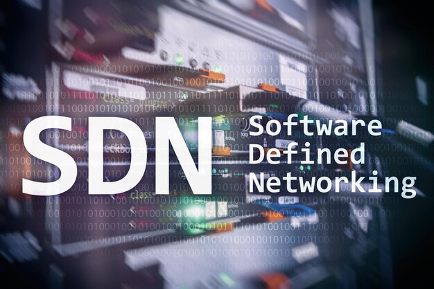 SDN-Software definiertes Netzwerkkonzept auf modernem Serverraumhintergrund