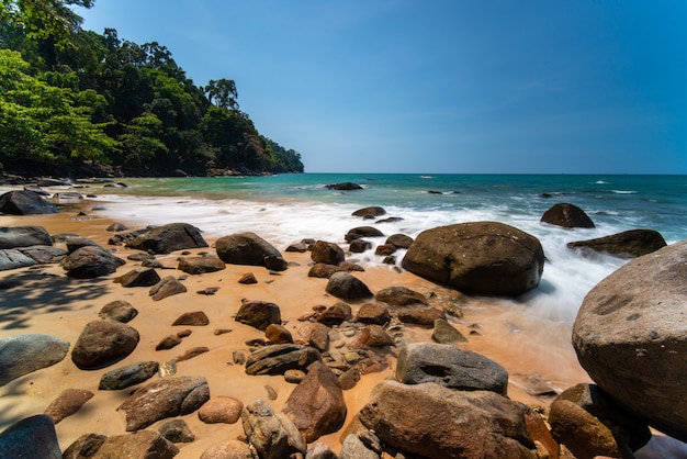 Seascape lindo verão natural em khao lak