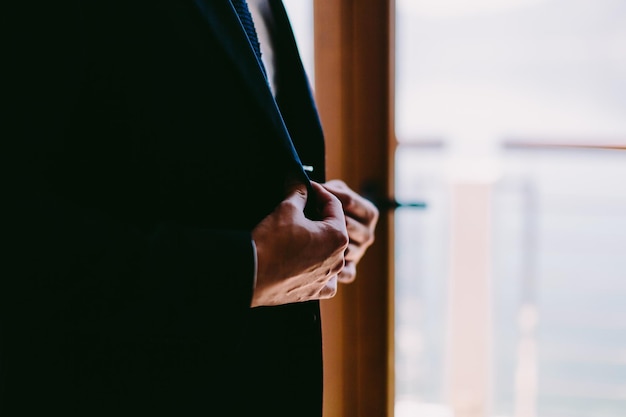 Seção média de fato de ajuste de homem de negócios