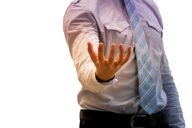 Seção média de um empresário fazendo gestos enquanto está de pé contra um fundo branco