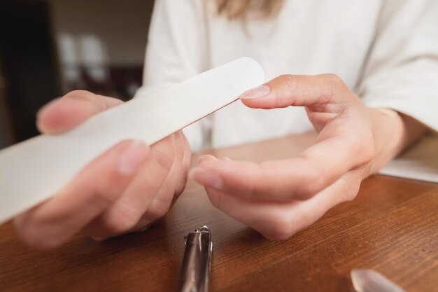 Seção média do médico examinando o paciente