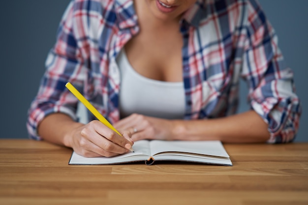 Sección media que muestra el aprendizaje de las alumnas en casa