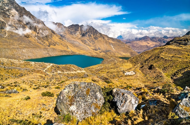 See an der Bergkette Huaytapallana in Huancayo - Junin, Peru