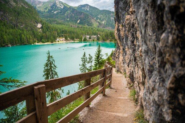 See Braies und historisches Hotel Pragser Wildsee in Prag Dolomiten in Südtirol Italien