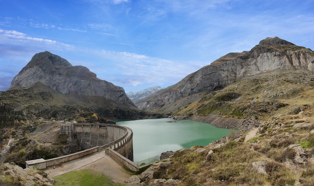 See der Glorietten am Fluss Gave d'Estaube in den Haute Pyrénées.