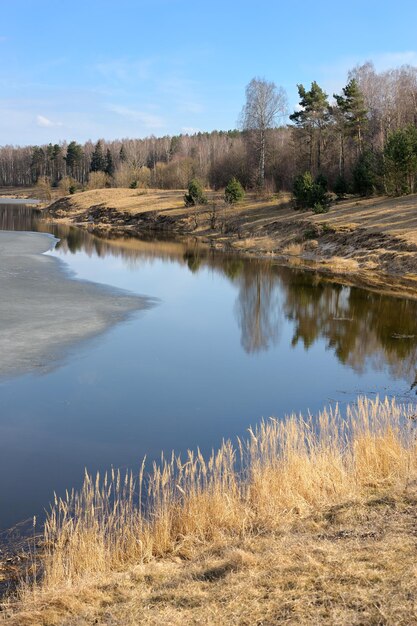 See im März