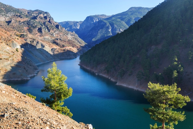 See in der Türkei. Schöne Berglandschaften.