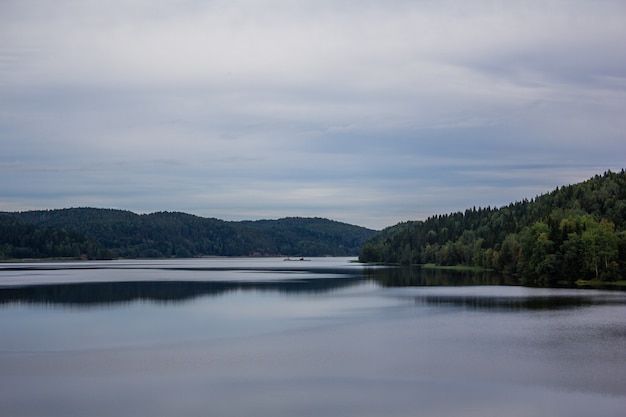 See in Karelien. Sommer Naturlandschaften in der Reise. Nördlich von Russland