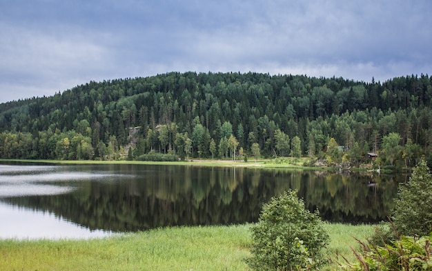 See in Karelien. Sommer Naturlandschaften in der Reise. Nördlich von Russland