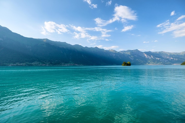 See Interlaken Naturlandschaft Landschaft in der Schweiz tagsüber Berge und See