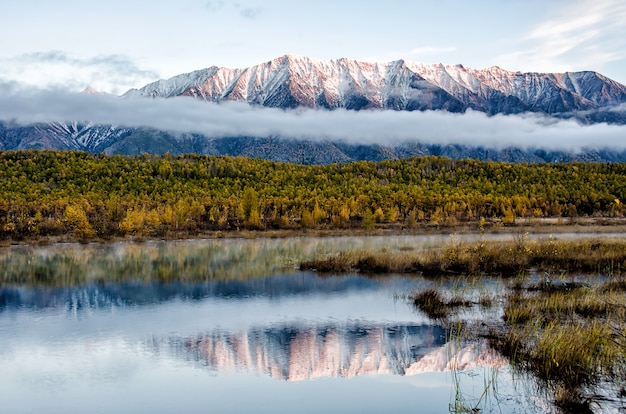 See- und Berglandschaft