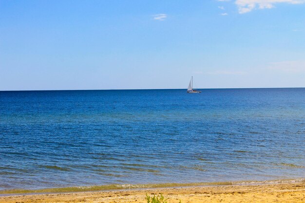 Segelboot im Schwarzen Meer