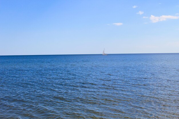 Segelboot im Schwarzen Meer