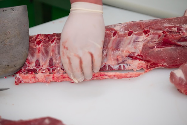 Segmentación de partes de carne de cerdo cruda fresca