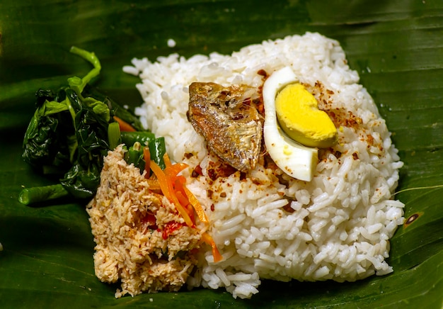 Sego Wiwit, uma comida tradicional da Indonésia Central de Java