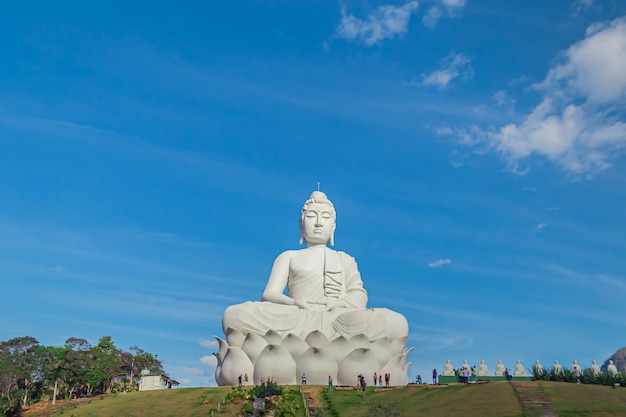 Segunda estatua de Buda más grande del mundo Ubicada en Ibiracu en el estado de Espirito Santo Brasil Lugar turístico