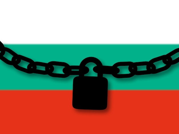 Segurança da Bulgária Silhueta de uma corrente e cadeado sobre a bandeira nacional