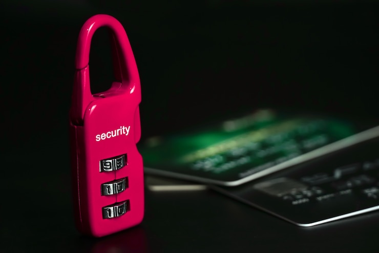 Foto seguridad de los datos de la tarjeta de crédito candado cifrado
