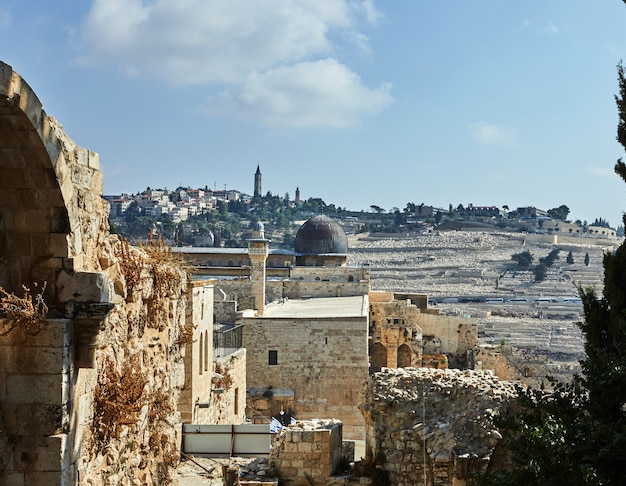 Sehen Sie onl-Aqsa Moschee von der alten Stadtmauer an