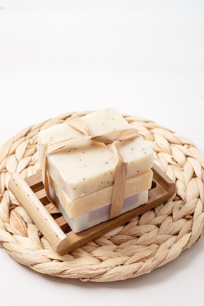 Seifen- und Trockenshampoo-Bars Handgemachte Naturseife, umweltfreundliches Spa