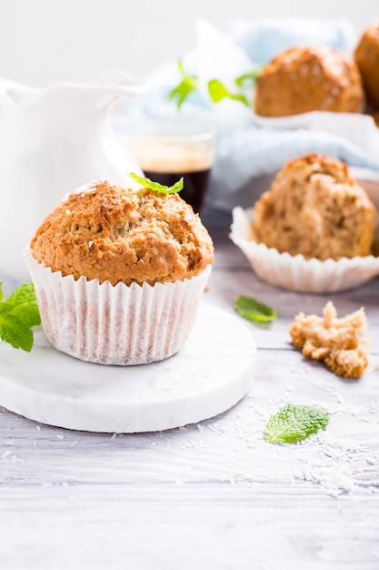 Selbst gemachte Kokosnusszimtmuffins