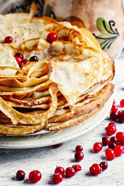 Selbst gemachte Pfannkuchen kochen