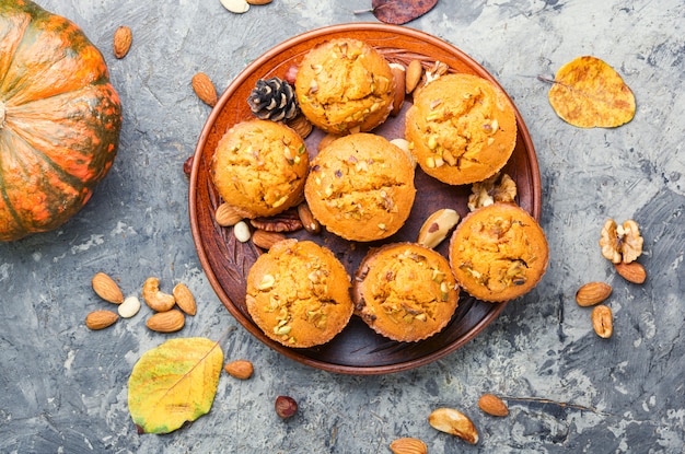 Selbst gemachtes köstliches Kürbismuffin