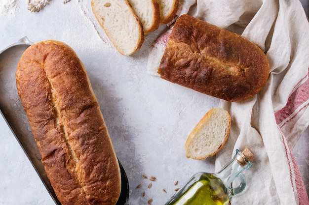 Selbst gemachtes weißes Weizenbrot