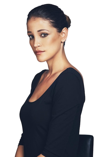 Selbstvertrauen Porträt und Frau im Studio Kosmetik und Make-up für ästhetischen Luxus und Eleganz Glow Glanz und Gesicht für Mädchen mit Ergebnissen Dermatologie und Person in weißem Hintergrund und klassisch