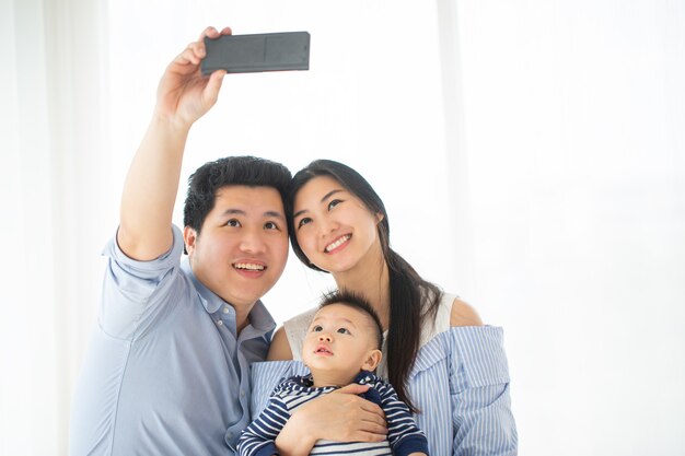 Foto selfie e tire foto com a família