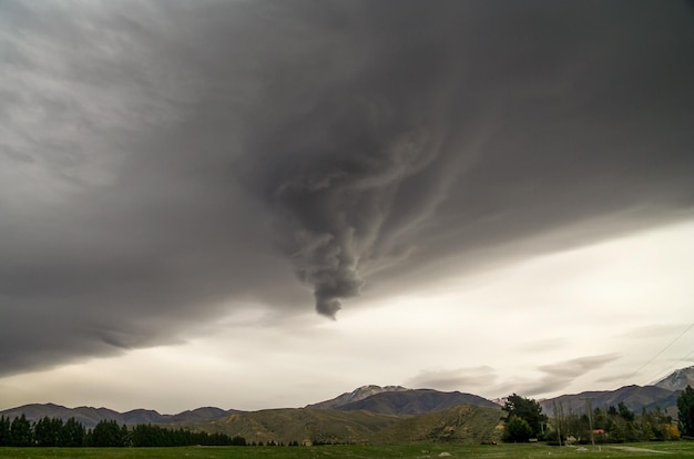 Seltsame stürmische Wolken