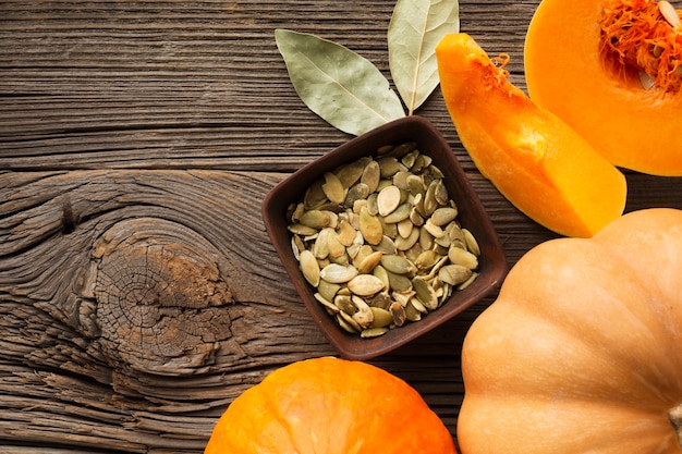 Foto semillas planas de calabaza y calabaza