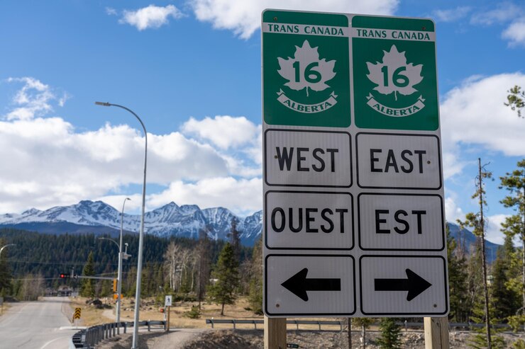 Señal de carretera de TransCanada Highway 16 Yellowhead Highway Alberta Provincial Highway nº 16