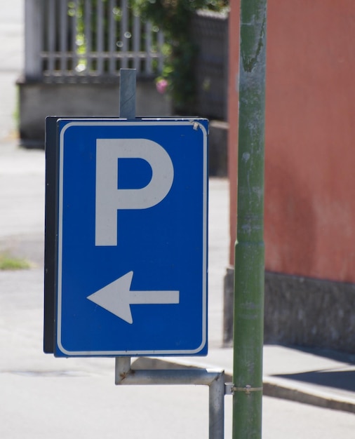 Foto señal de estacionamiento azul